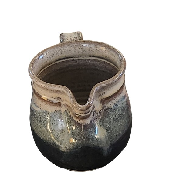 Pottery Pinched Spout Creamer Pitcher Sand Painted Hand Thrown Artist Signed 4" - Picture 3 of 9